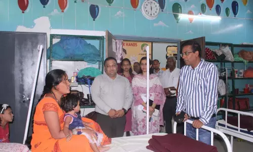 कलेक्टर डॉ. संजय कन्नौजे ने जिला चिकित्सालय का किया निरीक्षण कलेक्टर डॉ. संजय कन्नौजे ने जिला चिकित्सालय का किया निरीक्षण