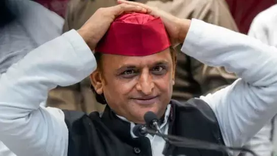 Lucknow: अखिलेश यादव का आरोप, चुनाव में दोहरी नीति