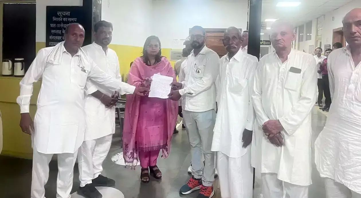 Hisar: टावर लाइनों की वजह से हिसार की जमीन हो रही सस्ती Hisar: टावर लाइनों की वजह से हिसार की जमीन हो रही सस्ती