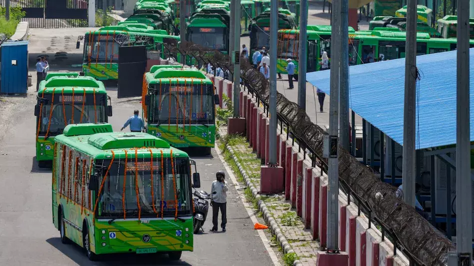 New Delhi: अंतरराज्यीय यात्रियों के लिए बेहतर बस सेवा योजना New Delhi: अंतरराज्यीय यात्रियों के लिए बेहतर बस सेवा योजना