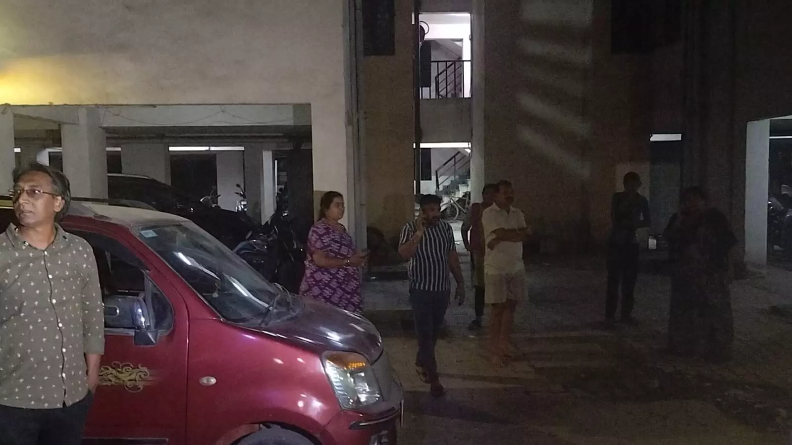तेज गाना बजाने पर इंद्रप्रस्थ फेस 2 सोसायटी में बलवा तेज गाना बजाने पर इंद्रप्रस्थ फेस 2 सोसायटी में बलवा