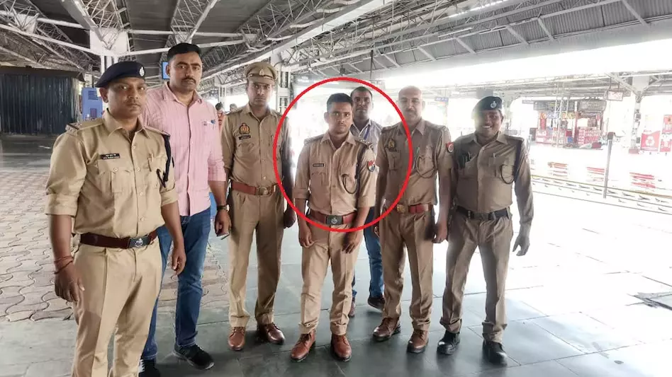 बाप रे! नकली RPF दारोगा गिरफ्तार, पूछताछ में आरोपी ने क्या बताया? जानिए बाप रे! नकली RPF दारोगा गिरफ्तार, पूछताछ में आरोपी ने क्या बताया? जानिए