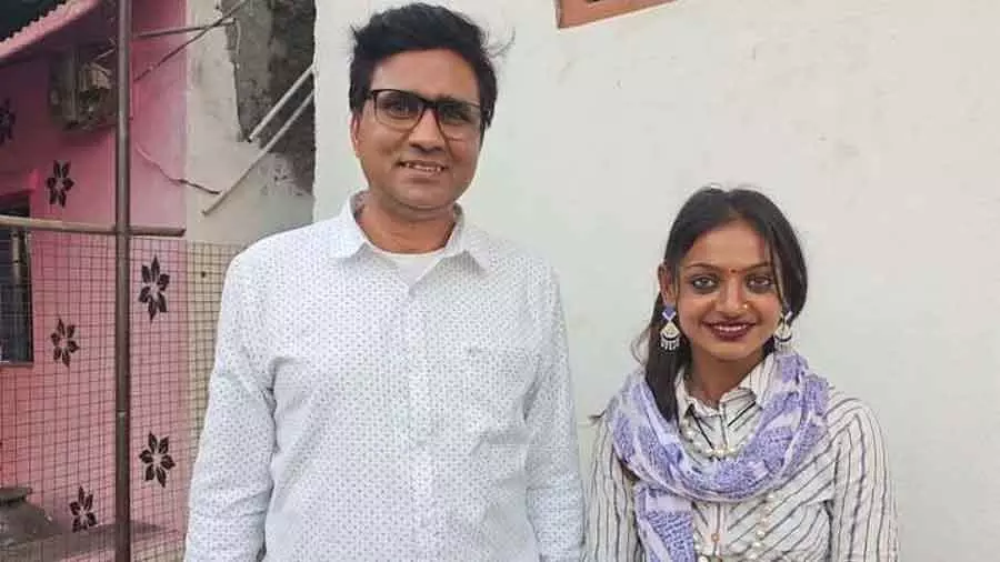 फिल्ममेकर ने कुंभ मेले की वायरल लड़की की शादी को लव जिहाद बताया,MP के CM से संपर्क करने की योजना बनाई फिल्ममेकर ने कुंभ मेले की वायरल लड़की की शादी को लव जिहाद बताया,MP के CM से संपर्क करने की योजना बनाई