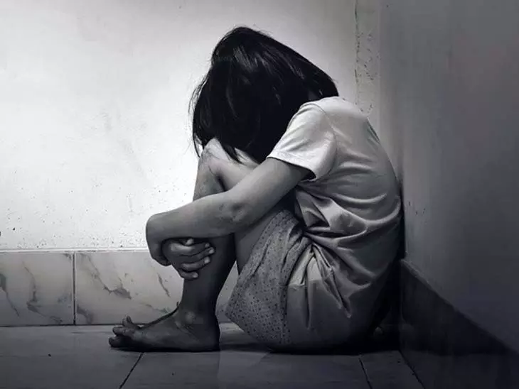 8 साल की मासूम से दुष्कर्म की कोशिश, पुलिस ने तीनों आरोपी नाबालिगों को पकड़ा 8 साल की मासूम से दुष्कर्म की कोशिश, पुलिस ने तीनों आरोपी नाबालिगों को पकड़ा