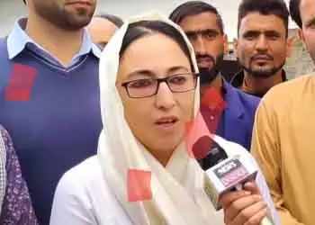डॉ. दरख़्शां ने ईद की नमाज़ व्यवस्था की समीक्षा के लिए ईदगाह Jammu का दौरा किया डॉ. दरख़्शां ने ईद की नमाज़ व्यवस्था की समीक्षा के लिए ईदगाह Jammu का दौरा किया