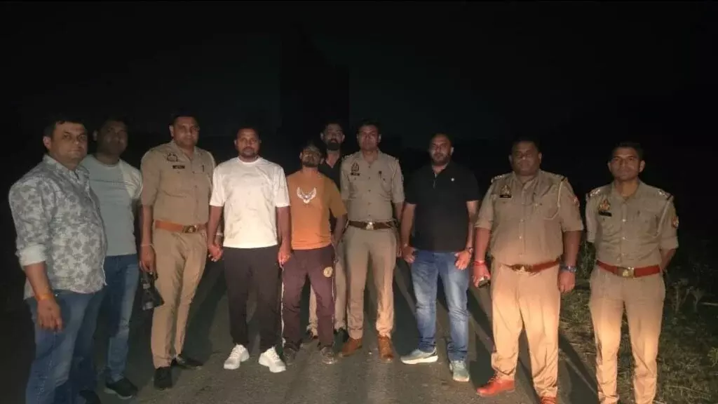 Greater Noida: सुंदर भाटी गैंग पर पुलिस का शिकंजा, एनकाउंटर में दो अपराधी घायल Greater Noida: सुंदर भाटी गैंग पर पुलिस का शिकंजा, एनकाउंटर में दो अपराधी घायल