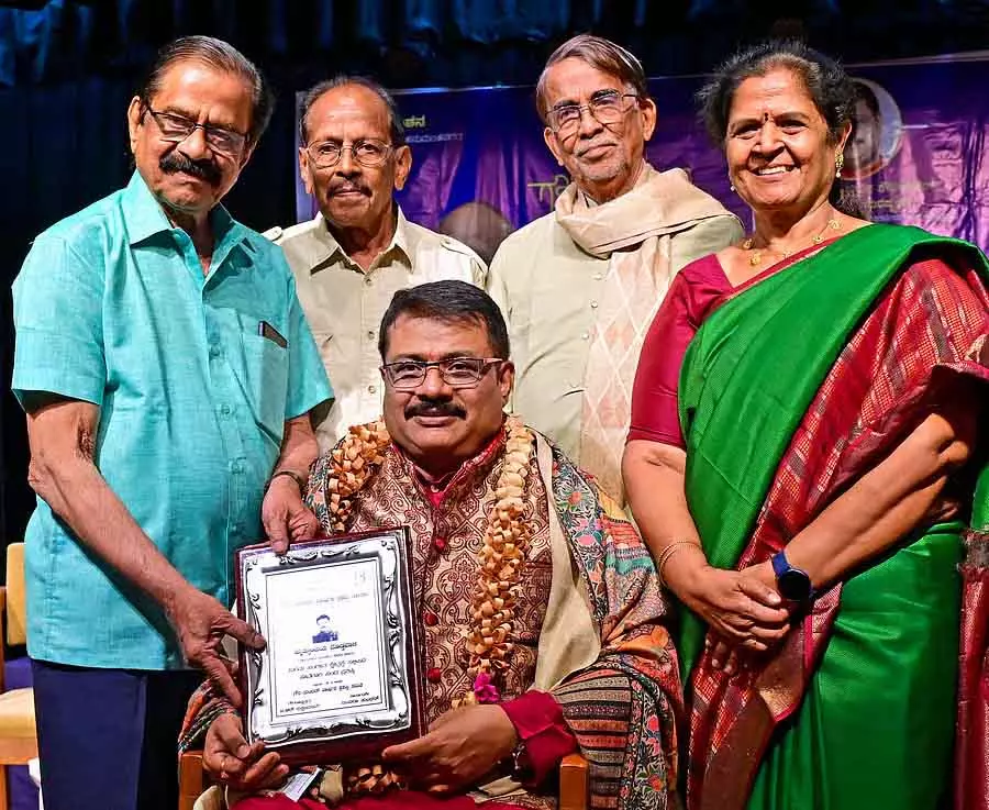 सुगमम संगीत क्षेत्र को बचाने दीजिए: Poet B.R. Lakshman Rao सुगमम संगीत क्षेत्र को बचाने दीजिए: Poet B.R. Lakshman Rao