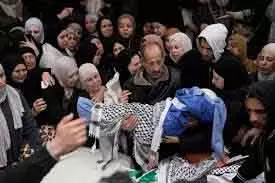 Israeli सैनिकों ने वेस्ट बैंक में कार पर फायरिंग की, 4 की मौत Israeli सैनिकों ने वेस्ट बैंक में कार पर फायरिंग की, 4 की मौत