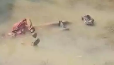 कीचड़ से भरी डबरी में मिली लाश, मृतक का दोस्त कातिल निकला कीचड़ से भरी डबरी में मिली लाश, मृतक का दोस्त कातिल निकला