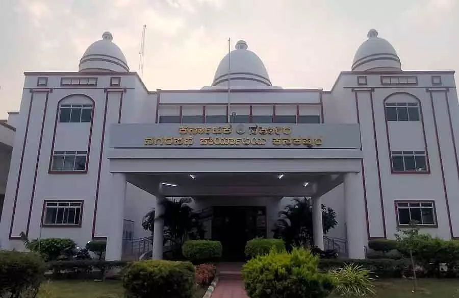 Kanakapura में बेकाबू आवारा कुत्तों का आतंक: लोग डर के मारे भागे Kanakapura में बेकाबू आवारा कुत्तों का आतंक: लोग डर के मारे भागे