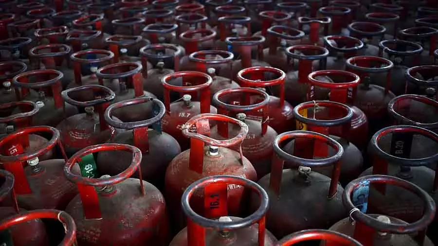 सरकार ने सभी घरेलू LPG उपभोक्ताओं के लिए बायोमेट्रिक प्रमाणीकरण अनिवार्य कर दिया है सरकार ने सभी घरेलू LPG उपभोक्ताओं के लिए बायोमेट्रिक प्रमाणीकरण अनिवार्य कर दिया है