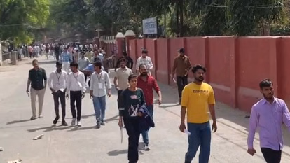 Bareilly: दरोगा भर्ती परीक्षा में हजारों अभ्यर्थी गैरहाजिर Bareilly: दरोगा भर्ती परीक्षा में हजारों अभ्यर्थी गैरहाजिर