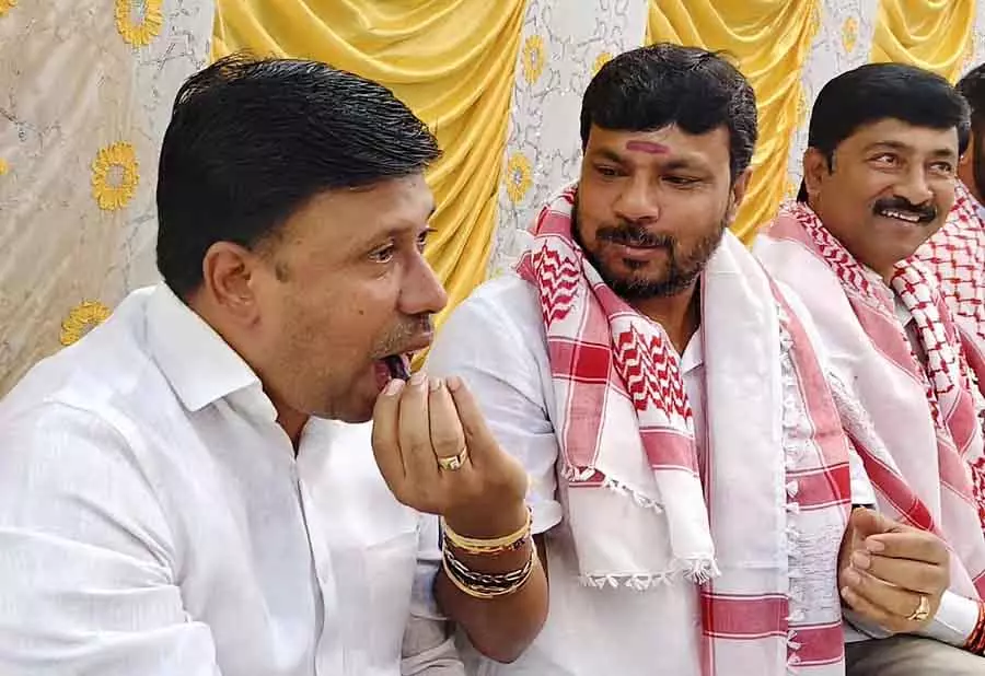 Kolar : तीन पार्टियों के नेताओं ने इफ़्तार मिलन समारोह में हिस्सा लिया Kolar : तीन पार्टियों के नेताओं ने इफ़्तार मिलन समारोह में हिस्सा लिया