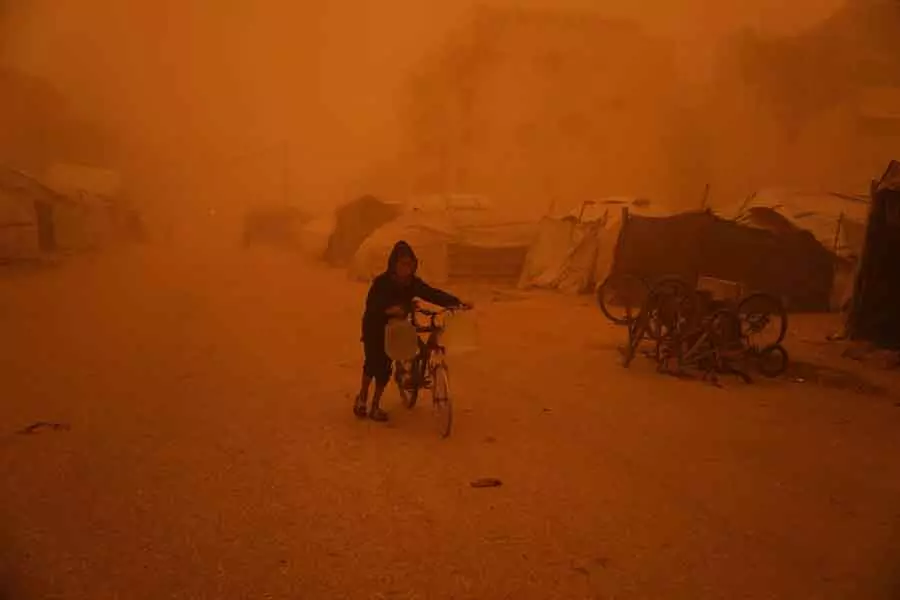 Gaza में इज़राइली हमलों में 12 लोग मारे गए Gaza में इज़राइली हमलों में 12 लोग मारे गए