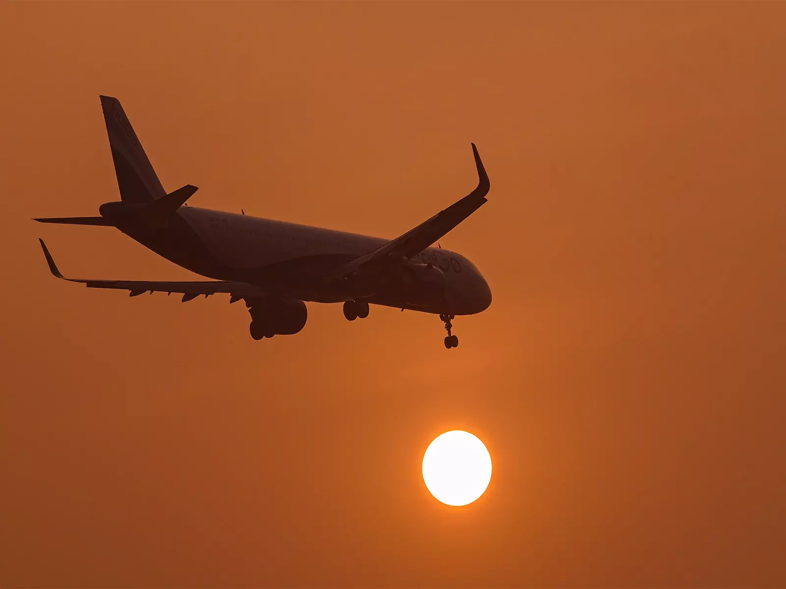 US ने नागरिकों को खाड़ी क्षेत्र से सुरक्षित बाहर निकलने की सलाह दी US ने नागरिकों को खाड़ी क्षेत्र से सुरक्षित बाहर निकलने की सलाह दी