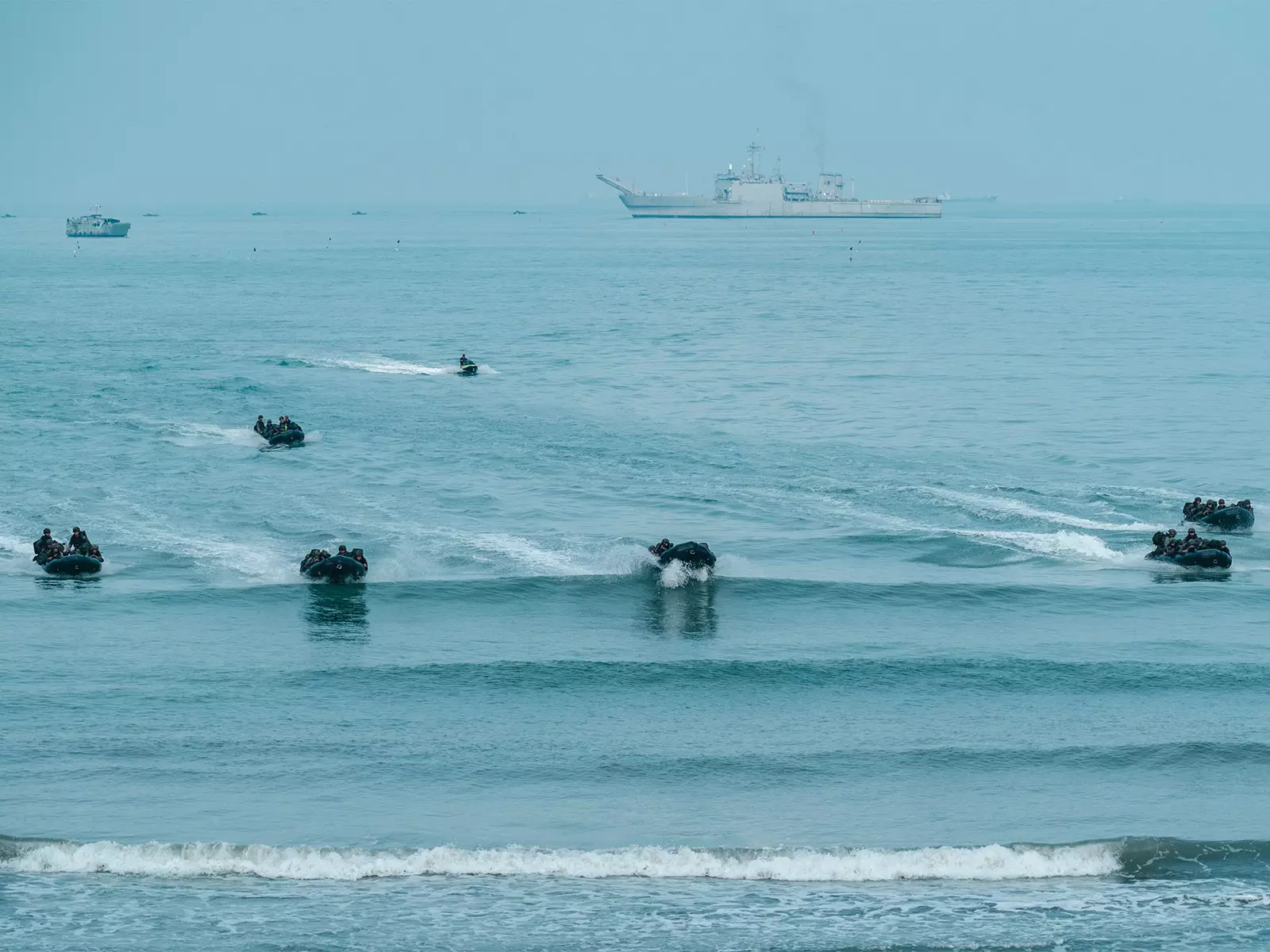 ताइवान ने अपने क्षेत्र के आसपास PLA के 2 विमानों और PLAN के 7 जहाजों का पता लगाया ताइवान ने अपने क्षेत्र के आसपास PLA के 2 विमानों और PLAN के 7 जहाजों का पता लगाया