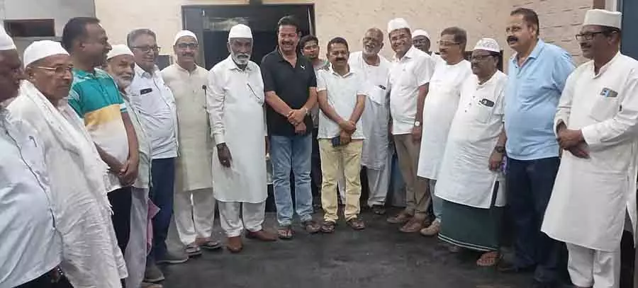 Harihar : ब्राह्मण विकास निगम के निदेशक द्वारा इफ़्तार पार्टी का आयोजन Harihar : ब्राह्मण विकास निगम के निदेशक द्वारा इफ़्तार पार्टी का आयोजन