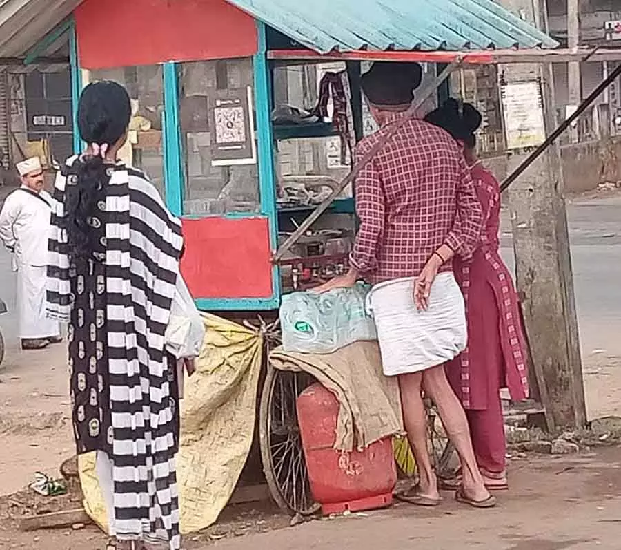 Mudigere : सिलेंडर की आपूर्ति में कमी, कई होटल बंद Mudigere : सिलेंडर की आपूर्ति में कमी, कई होटल बंद
