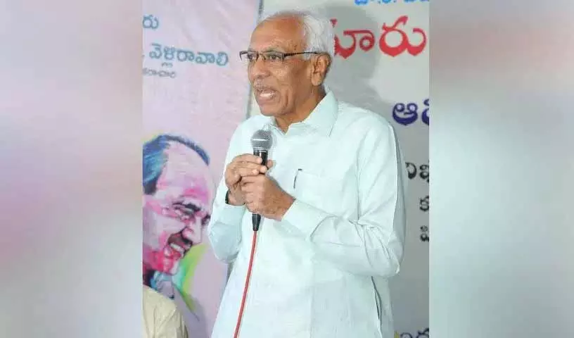 KCR ने नंदिनी सिद्दा रेड्डी को साहित्य अकादमी पुरस्कार के लिए बधाई दी KCR ने नंदिनी सिद्दा रेड्डी को साहित्य अकादमी पुरस्कार के लिए बधाई दी