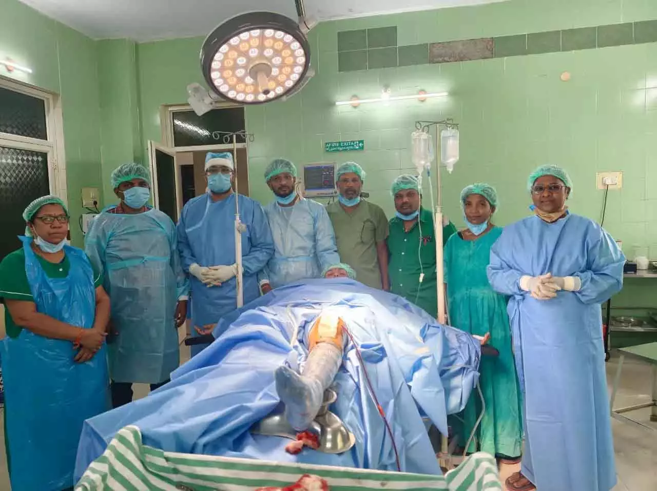 तेलंगाना के पालवांचा CHC में दूसरी सफल घुटना बदलने की सर्जरी, मरीज को मिला मुफ्त इलाज तेलंगाना के पालवांचा CHC में दूसरी सफल घुटना बदलने की सर्जरी, मरीज को मिला मुफ्त इलाज