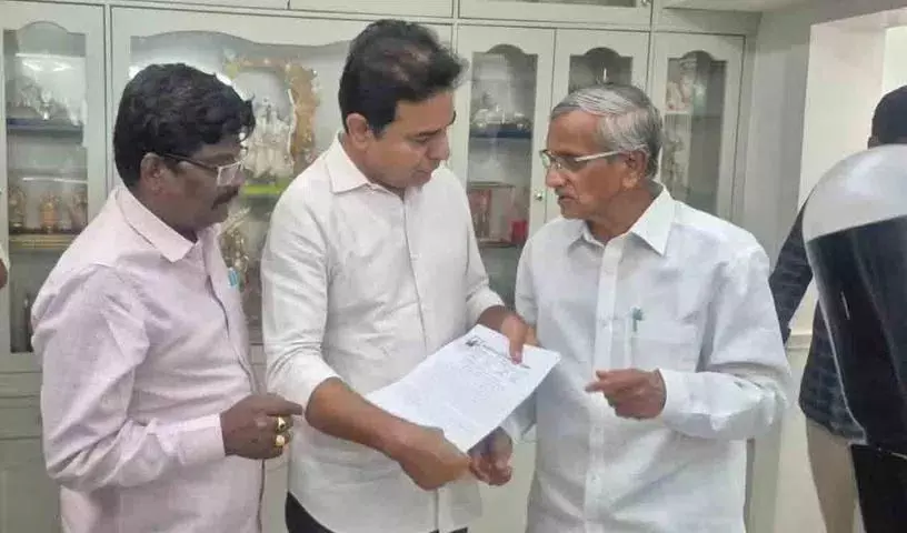 हथकरघा नेताओं ने निरहारा दीक्षा को आगे बढ़ाने के लिए KTR से समर्थन मांगा हथकरघा नेताओं ने निरहारा दीक्षा को आगे बढ़ाने के लिए KTR से समर्थन मांगा