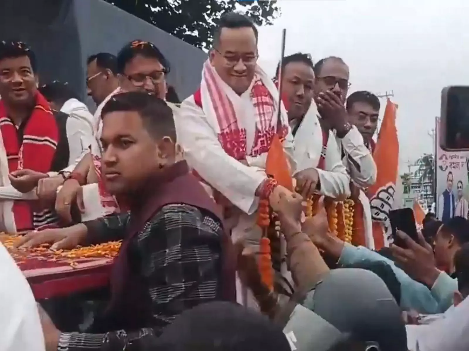हम नए Assam में एक नई कांग्रेस देख रहे हैं: गौरव गोगोई ने लखीमपुर में चुनावी अभियान चलाया हम नए Assam में एक नई कांग्रेस देख रहे हैं: गौरव गोगोई ने लखीमपुर में चुनावी अभियान चलाया