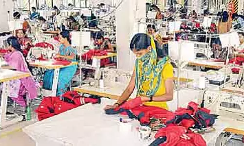 ईरान-अमेरिका युद्ध: Tiruppur के निर्माताओं ने कपड़ों की कीमतें 5% बढ़ाने का फैसला किया ईरान-अमेरिका युद्ध: Tiruppur के निर्माताओं ने कपड़ों की कीमतें 5% बढ़ाने का फैसला किया