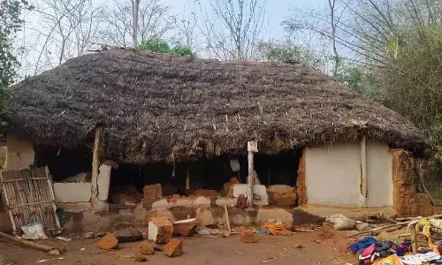 Odisha : एक गांव में आधी रात को हाथी के हमले के दौरान दीवार गिरने से 2 साल के बच्चे की मौत Odisha : एक गांव में आधी रात को हाथी के हमले के दौरान दीवार गिरने से 2 साल के बच्चे की मौत