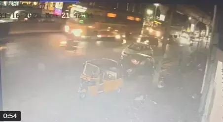 Kukatpally में ₹1 करोड़ की लूट हमलावरों ने मिर्च पाउडर का इस्तेमाल किया Kukatpally में ₹1 करोड़ की लूट हमलावरों ने मिर्च पाउडर का इस्तेमाल किया