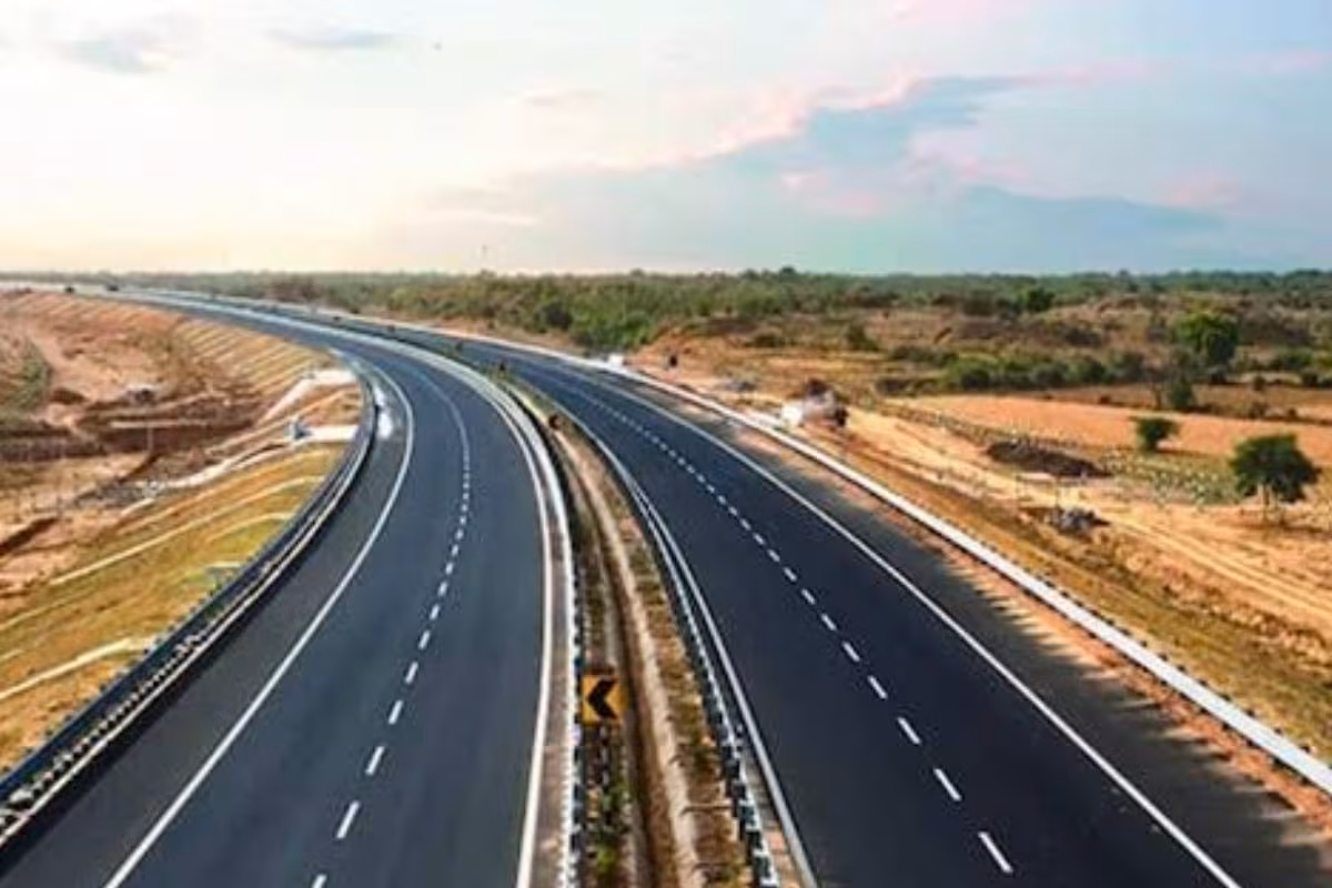 Prayagraj: एक्सप्रेसवे उद्घाटन से पहले अंतिम काम बाकी