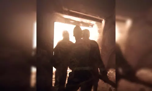 इंडस्ट्रियल एरिया की फैक्ट्री में भीषण आग, फायर ब्रिगेड की तत्परता से टला बड़ा हादसा