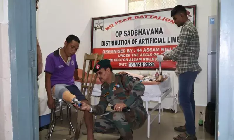 Arunachal: असम राइफल्स ने खोंसा में दिव्यांगों को कृत्रिम अंग वितरित किए