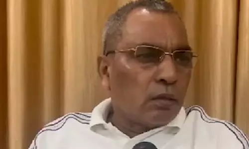 UP मंत्री ने उठाया सिलेंडर जमाखोरी का मुद्दा, SP को दी चुनौती UP मंत्री ने उठाया सिलेंडर जमाखोरी का मुद्दा, SP को दी चुनौती