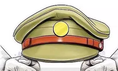 पुलिस पर नियंत्रण के लिए PEB को मिलीं और अधिक शक्तियां, राज्य सरकार ने उठाया अहम कदम पुलिस पर नियंत्रण के लिए PEB को मिलीं और अधिक शक्तियां, राज्य सरकार ने उठाया अहम कदम