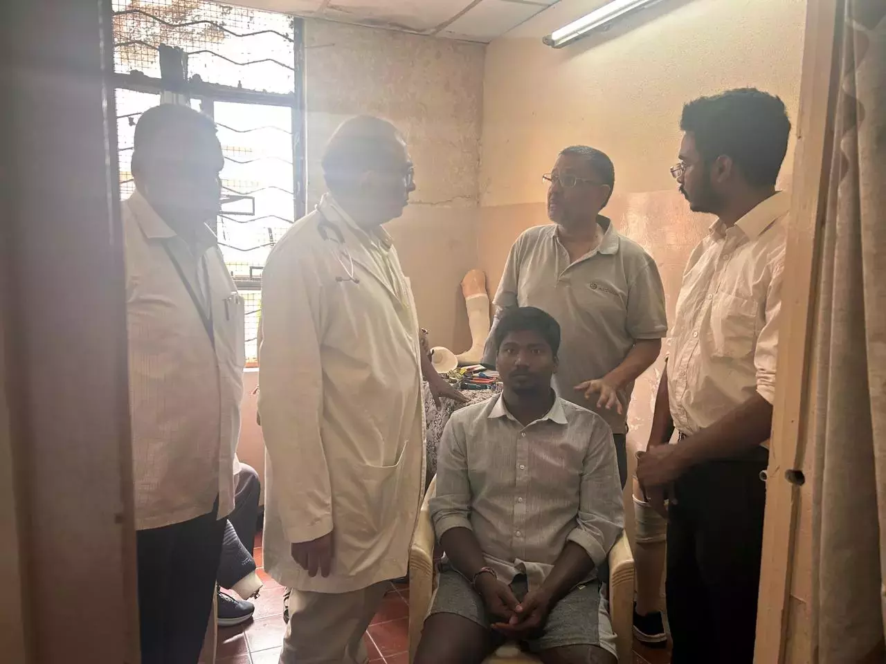 उस्मानिया जनरल हॉस्पिटल ने अंग गंवाने वालों के लिए मुफ़्त 3D-प्रिंटेड कृत्रिम अंग पेश किए उस्मानिया जनरल हॉस्पिटल ने अंग गंवाने वालों के लिए मुफ़्त 3D-प्रिंटेड कृत्रिम अंग पेश किए
