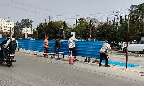 Indore : BRTS कॉरिडोर की जगह का इस्तेमाल एलिवेटेड कॉरिडोर बनाने के लिए किया जा रहा है Indore : BRTS कॉरिडोर की जगह का इस्तेमाल एलिवेटेड कॉरिडोर बनाने के लिए किया जा रहा है