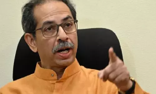 सामना में शिवसेना (UBT) का दावा: गैस की कमी, लोगों को सच बताएं सामना में शिवसेना (UBT) का दावा: गैस की कमी, लोगों को सच बताएं