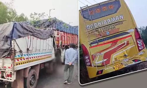 Bhadrak में सिलसिलेवार दुर्घटना में पिक-अप वैन चालक की मौत, छह घायल Bhadrak में सिलसिलेवार दुर्घटना में पिक-अप वैन चालक की मौत, छह घायल
