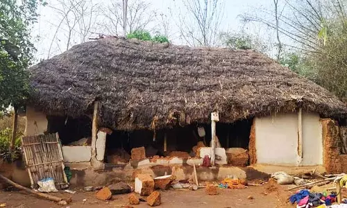 Jaleshwar में एक बेकाबू हाथी द्वारा घर की दीवार गिराए जाने से दो साल के बच्चे की मौत Jaleshwar में एक बेकाबू हाथी द्वारा घर की दीवार गिराए जाने से दो साल के बच्चे की मौत