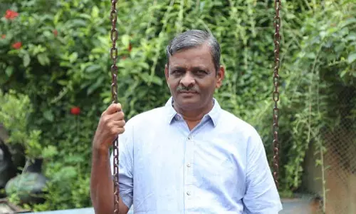 तमिलसेल्वन ने साहित्य अकादमी पुरस्कार 2025 जीता। तमिलसेल्वन ने साहित्य अकादमी पुरस्कार 2025 जीता।
