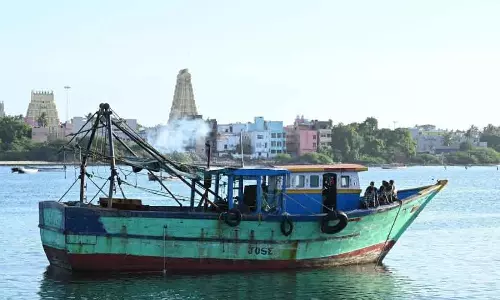 श्रीलंका की अदालत ने Tamil Nadu के 12 मछुआरों की हिरासत बढ़ाई