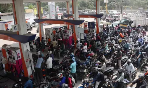 ईंधन की कमी से Chennai भर में EV के बारे में पूछताछ में भारी उछाल