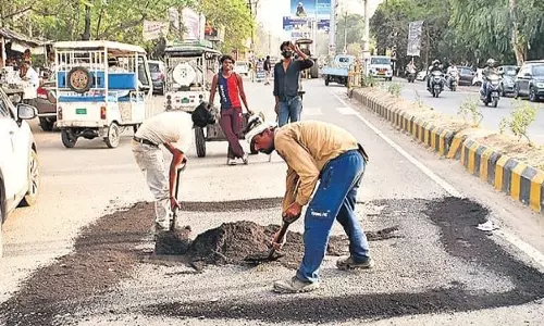 Bareilly: सीएम के दौरे को लेकर हलचल तेज, प्रशासनिक अमला पूरी तरह मुस्तैद Bareilly: सीएम के दौरे को लेकर हलचल तेज, प्रशासनिक अमला पूरी तरह मुस्तैद