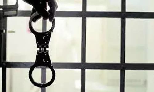 Karnataka : पैसे छापने के नाम पर धोखाधड़ी, 7 आरोपी गिरफ्तार Karnataka : पैसे छापने के नाम पर धोखाधड़ी, 7 आरोपी गिरफ्तार