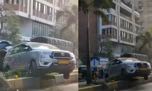 Mumbai : जुहू में टोयोटा इनोवा क्रिस्टा रोड डिवाइडर से टकराई Mumbai : जुहू में टोयोटा इनोवा क्रिस्टा रोड डिवाइडर से टकराई