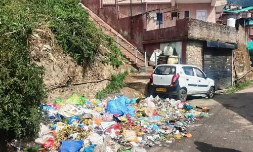 Shimla में कूड़े का ढेर लगा, कर्मचारियों की हड़ताल तीसरे दिन में प्रवेश
