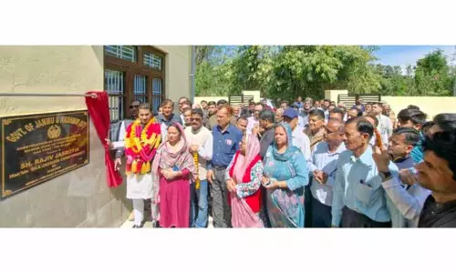 KATHUA: जसरोटिया ने 1.3 करोड़ रुपये के आयुष्मान आरोग्य मंदिर को समर्पित किया KATHUA: जसरोटिया ने 1.3 करोड़ रुपये के आयुष्मान आरोग्य मंदिर को समर्पित किया