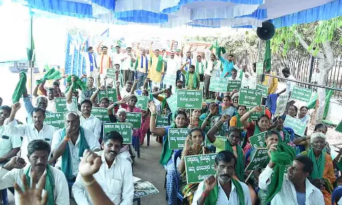 Jangamkote होबली के किसानों ने अनिश्चितकालीन विरोध प्रदर्शन शुरू किया