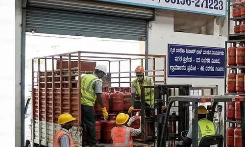 अफ़वाहों पर ध्यान न दें; कोई समस्या होने पर फ़ोन करें: चिक्काबल्लापुर DC जी. प्रभु