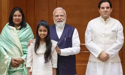 Varun Gandhi के परिवार ने प्रधानमंत्री मोदी से मुलाक़ात की